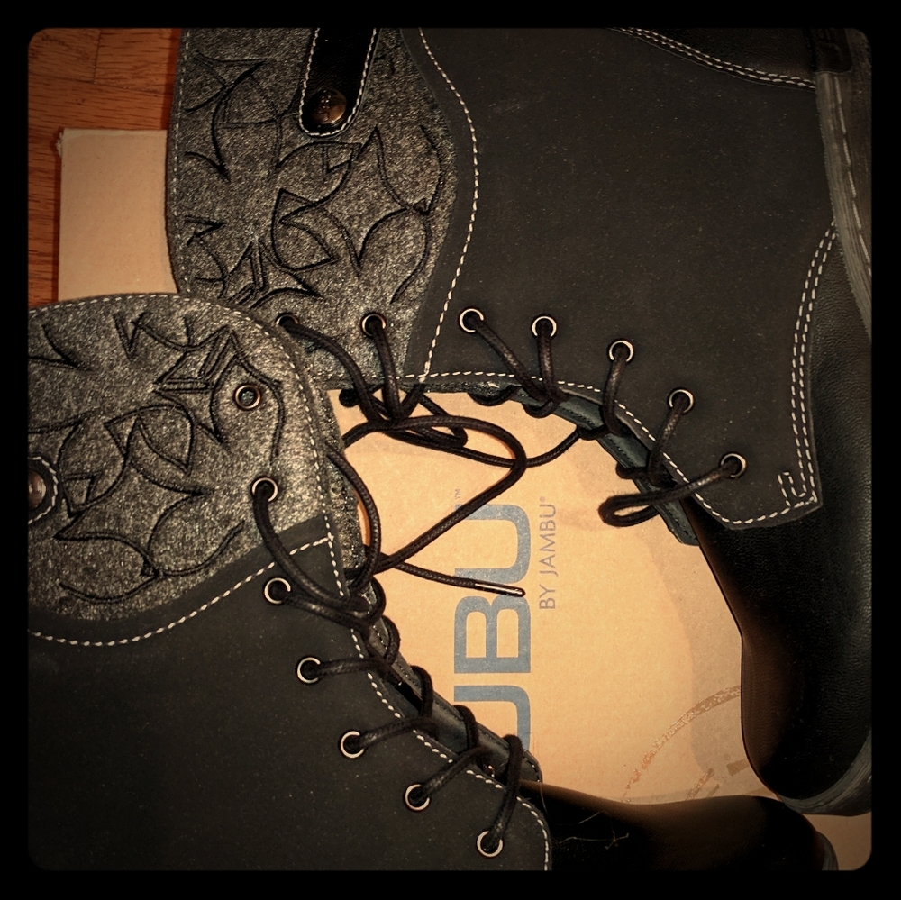 Jambu Boots size 5.5